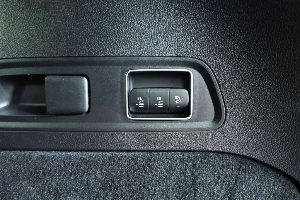 Used 2026 Mercedes-Benz GLS 450 4MATIC image 37