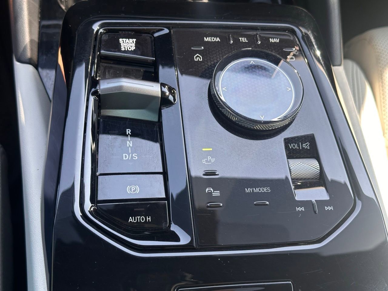 Used 2024 BMW 530i w/ Premium Package image 34