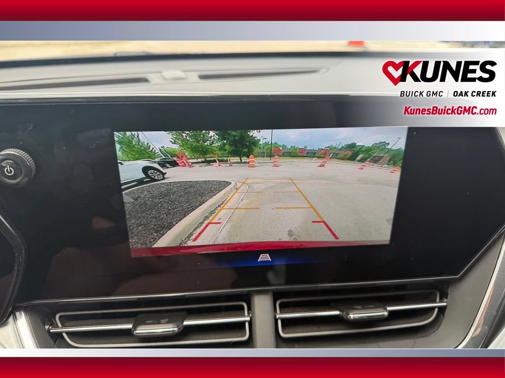 Used 2025 Chevrolet Trax LT FWD image 26