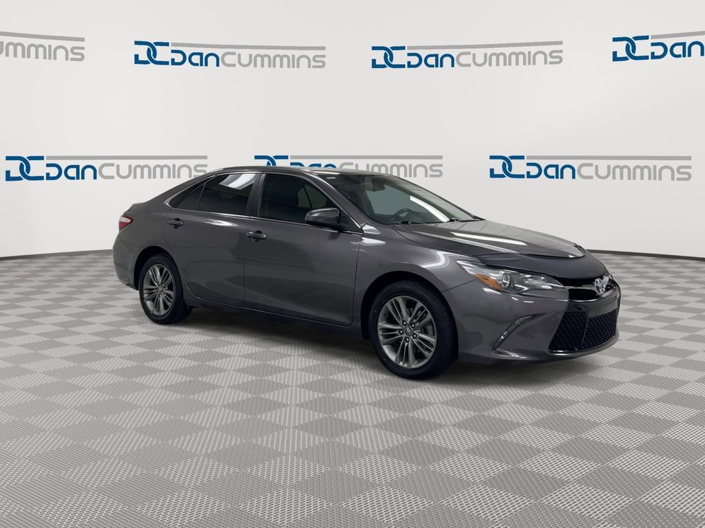 Used 2017 Toyota Camry SE FWD image 2