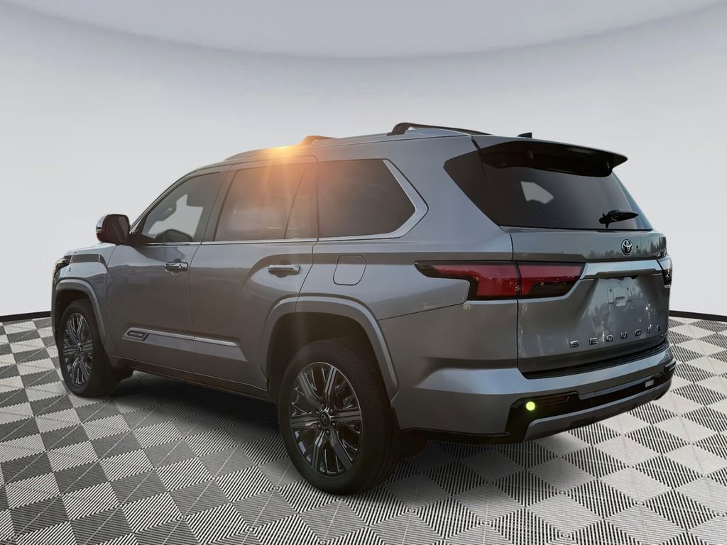 Used 2025 Toyota Sequoia Capstone image 4