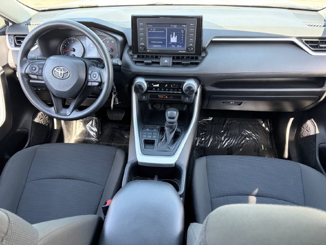Used 2022 Toyota RAV4 LE AWD/4WD image 16