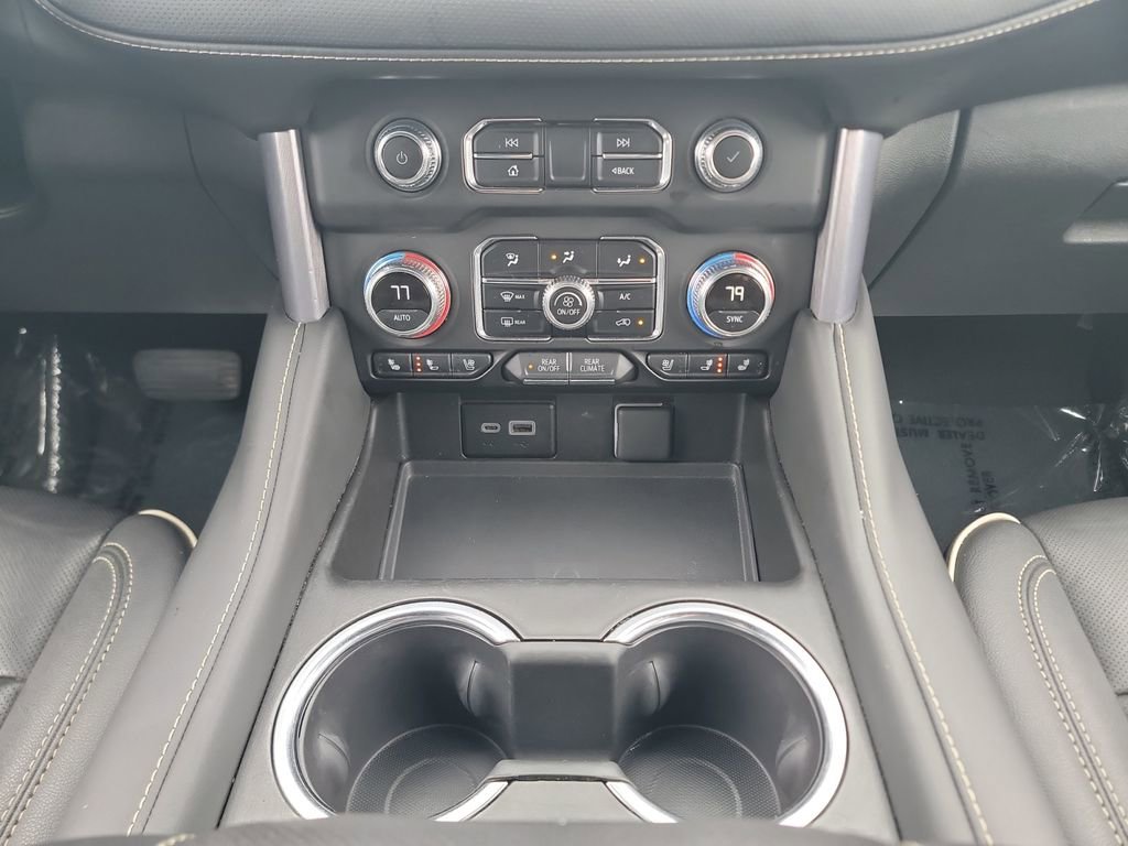 Used 2024 GMC Yukon XL SLT AWD/4WD image 11