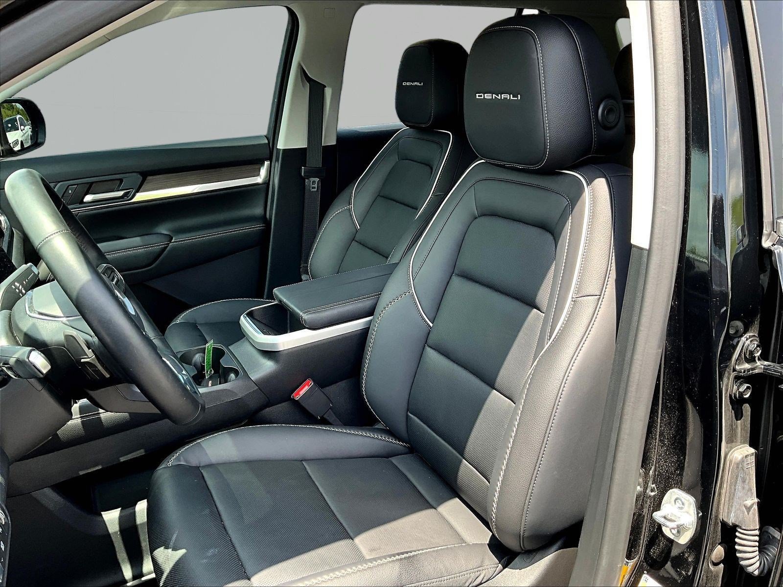 Used 2026 GMC Terrain Denali w/ LPO, Floor Liner Package AWD/4WD image 21