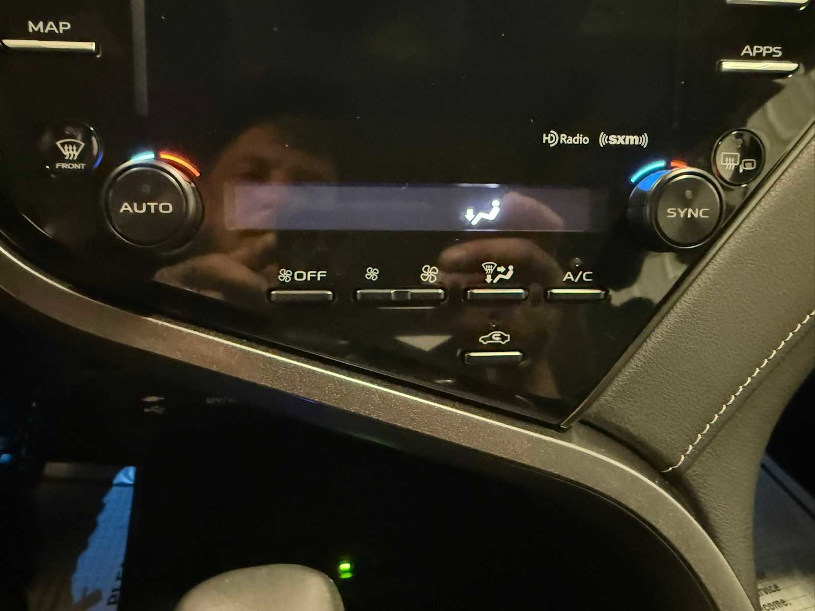 Used 2019 Toyota Camry XSE w/ Navigation Package image 34