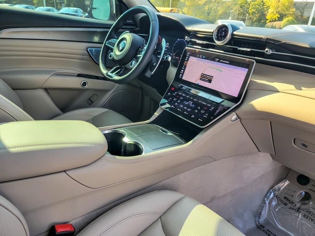 Used 2023 Maserati Grecale GT image 24