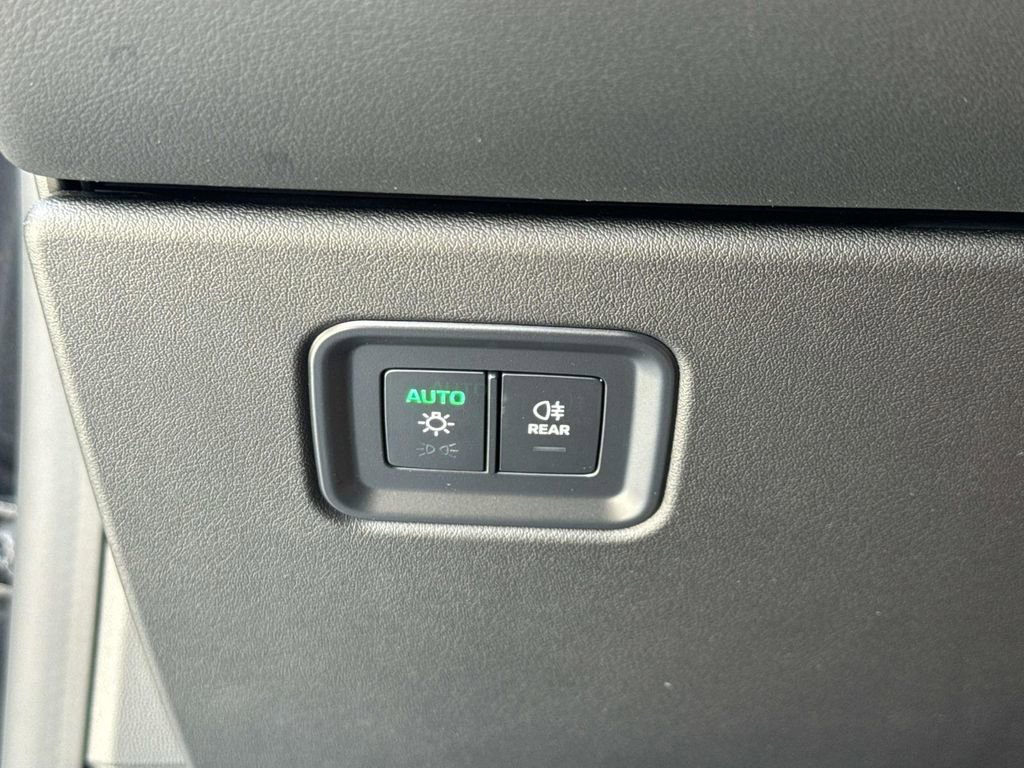 Certified 2024 Porsche Macan 4 Electric image 21