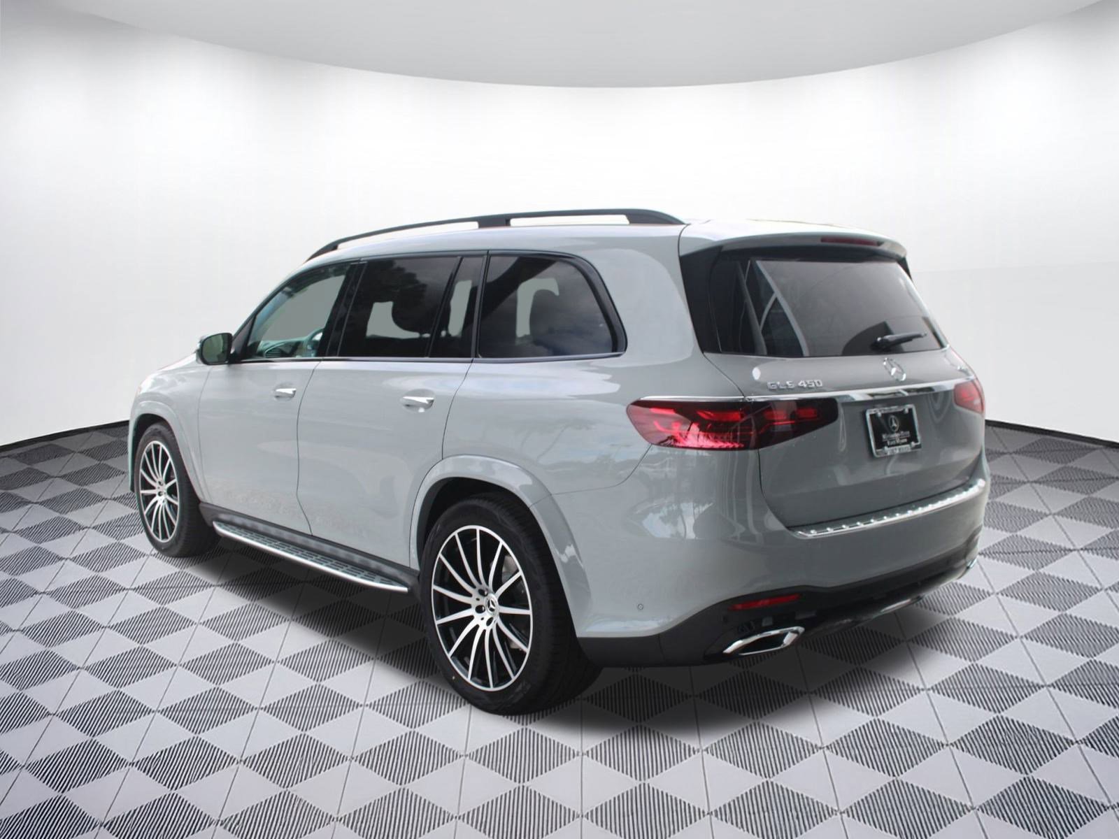 New 2026 Mercedes-Benz GLS 450 4MATIC image 3