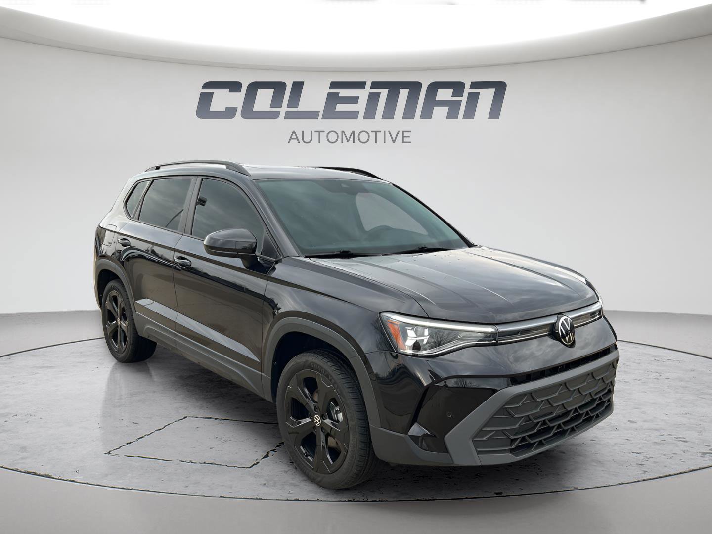 Used 2025 Volkswagen Taos SE image 3