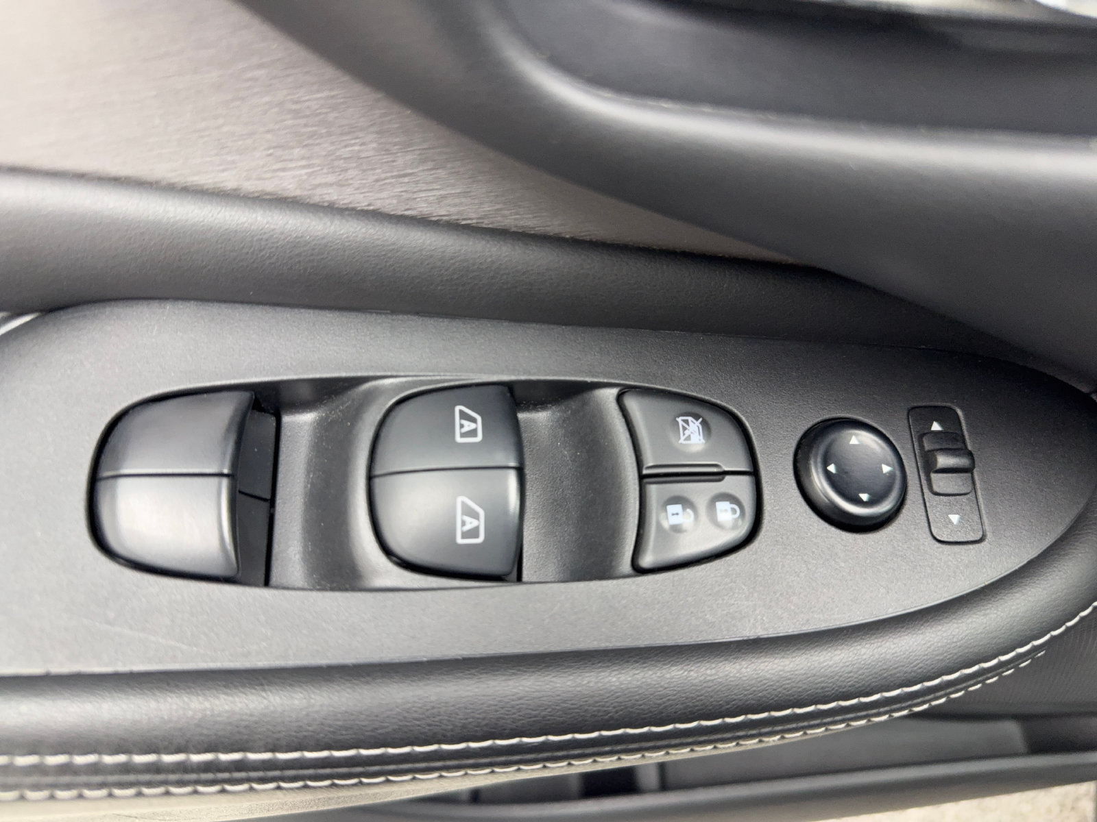 Used 2022 Nissan Murano SV FWD image 27