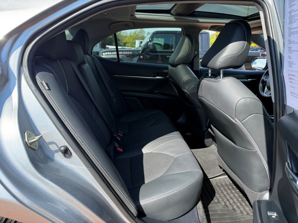 Used 2020 Toyota Camry XSE FWD image 18