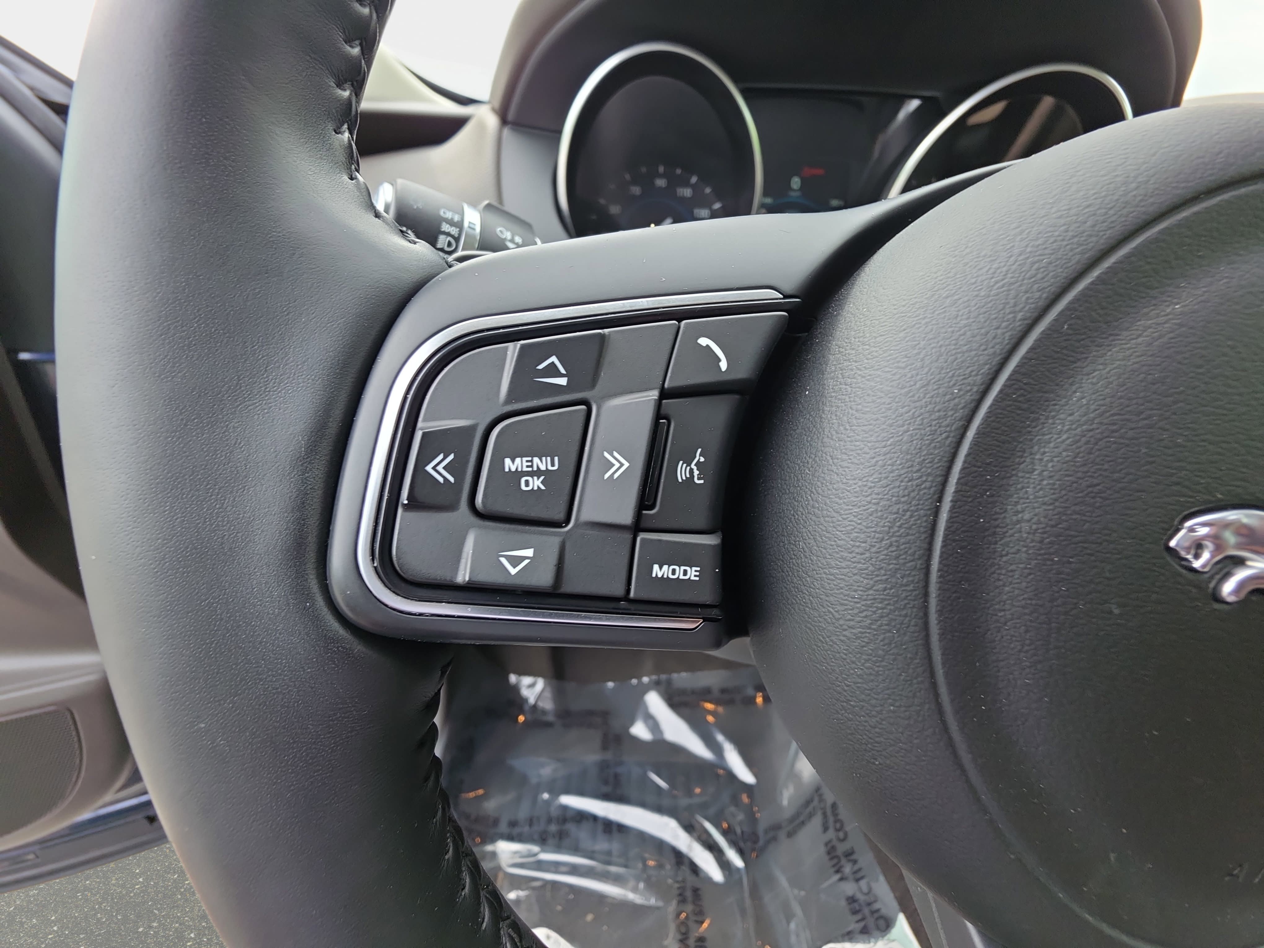 Used 2017 Jaguar F-PACE Prestige AWD/4WD image 17