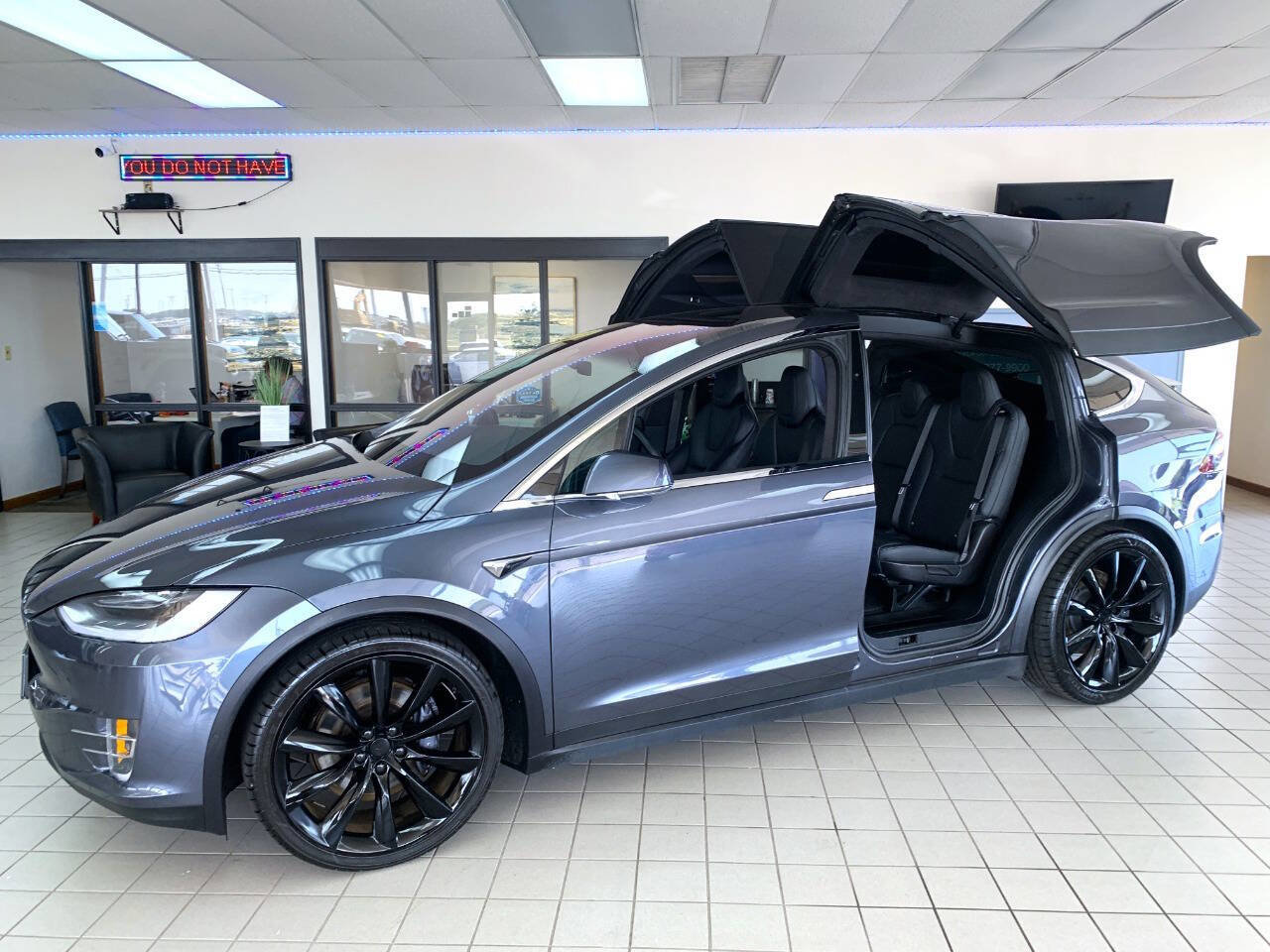 Used 2019 Tesla Model X Long Range image 4