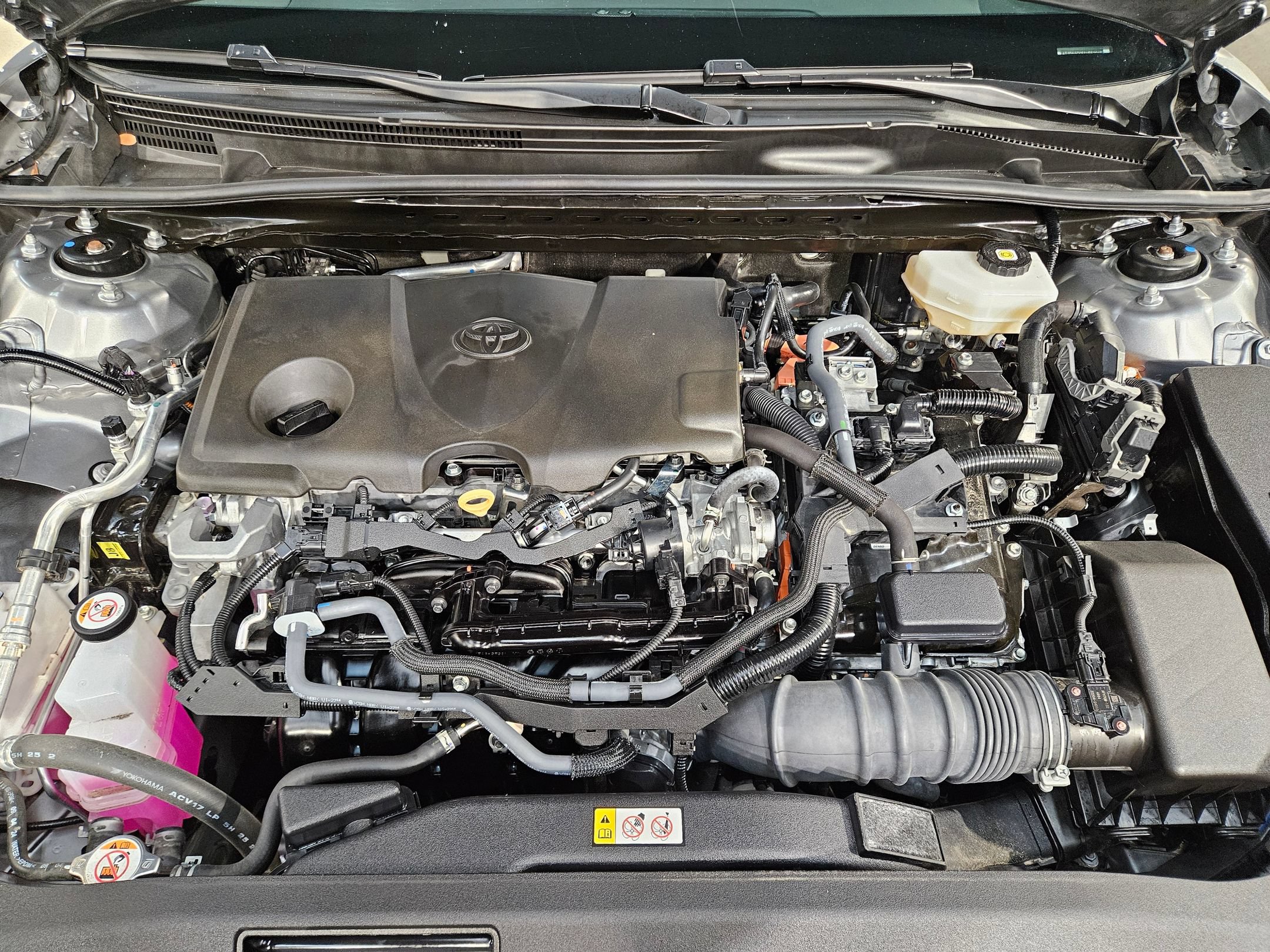 Used 2025 Toyota Camry SE FWD image 19