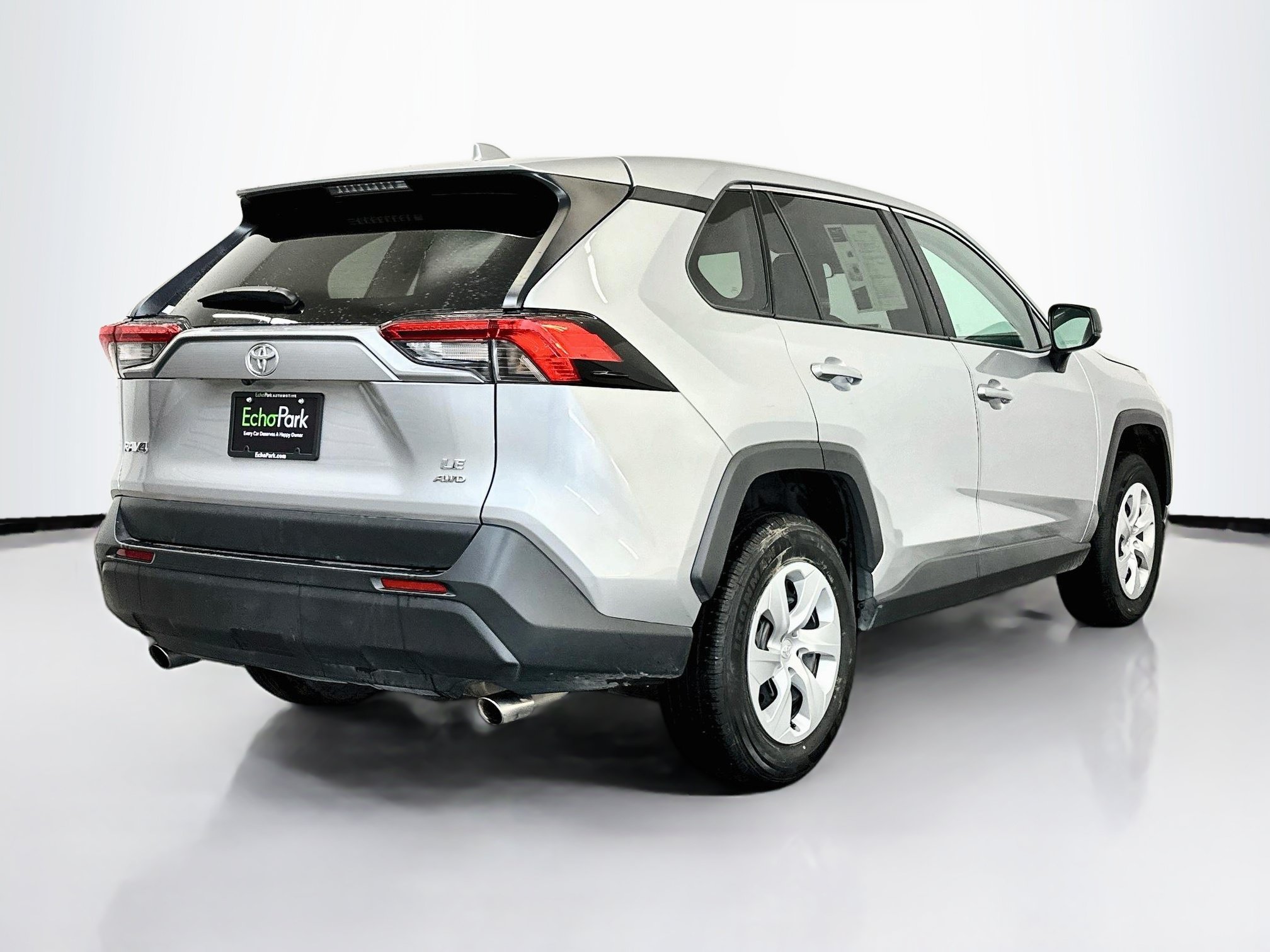 Used 2024 Toyota RAV4 LE AWD/4WD image 9
