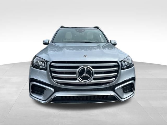 Used 2025 Mercedes-Benz GLS 450 4MATIC image 9