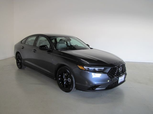 Certified 2025 Honda Accord SE image 3