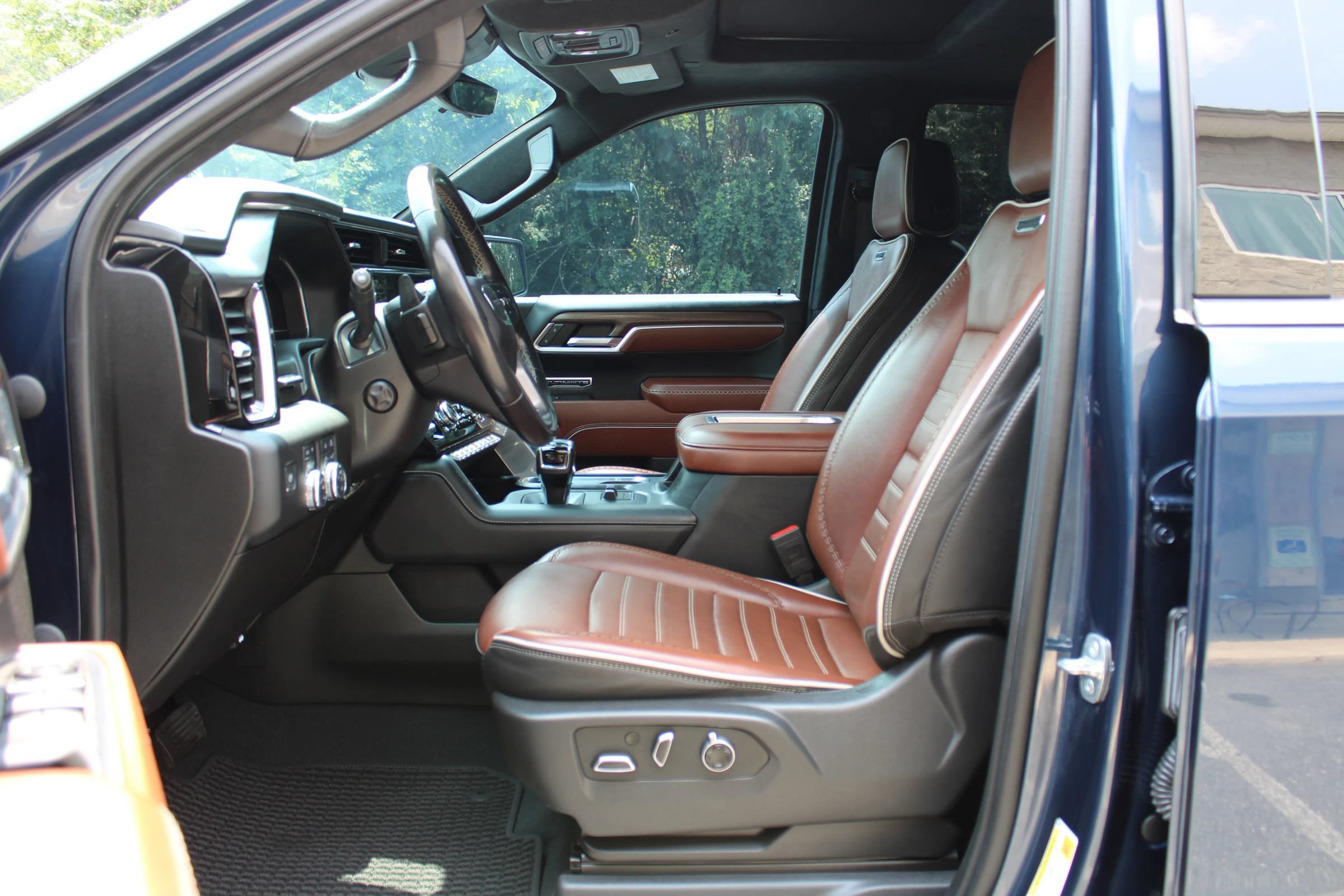 Used 2022 GMC Sierra 1500 Denali Ultimate AWD/4WD image 23