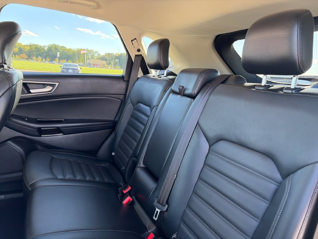 Used 2017 Ford Edge SEL w/ Equipment Group 201A AWD/4WD image 27