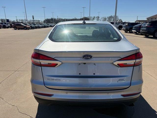 Used 2020 Ford Fusion SE image 4