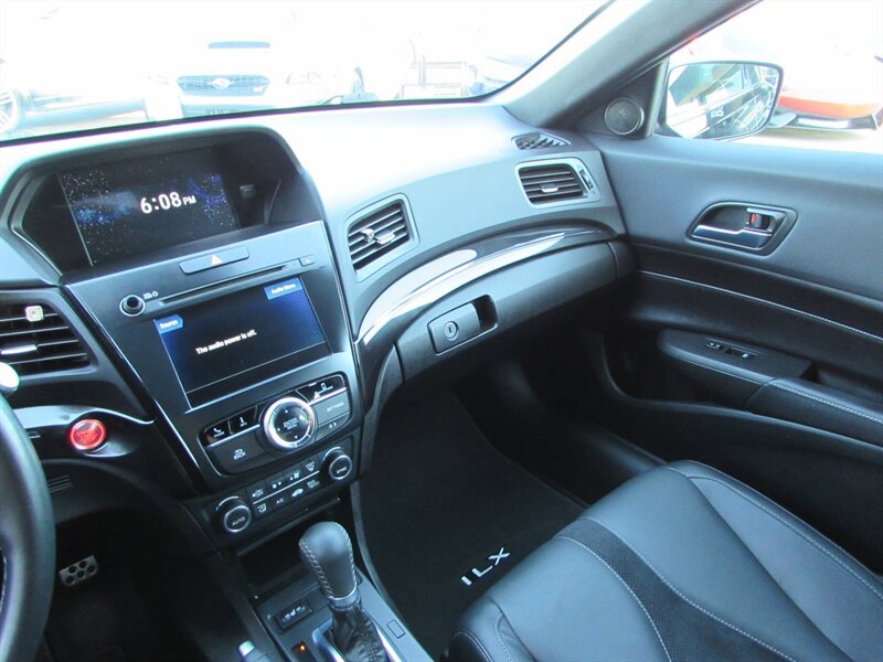 Used 2019 Acura ILX FWD image 14