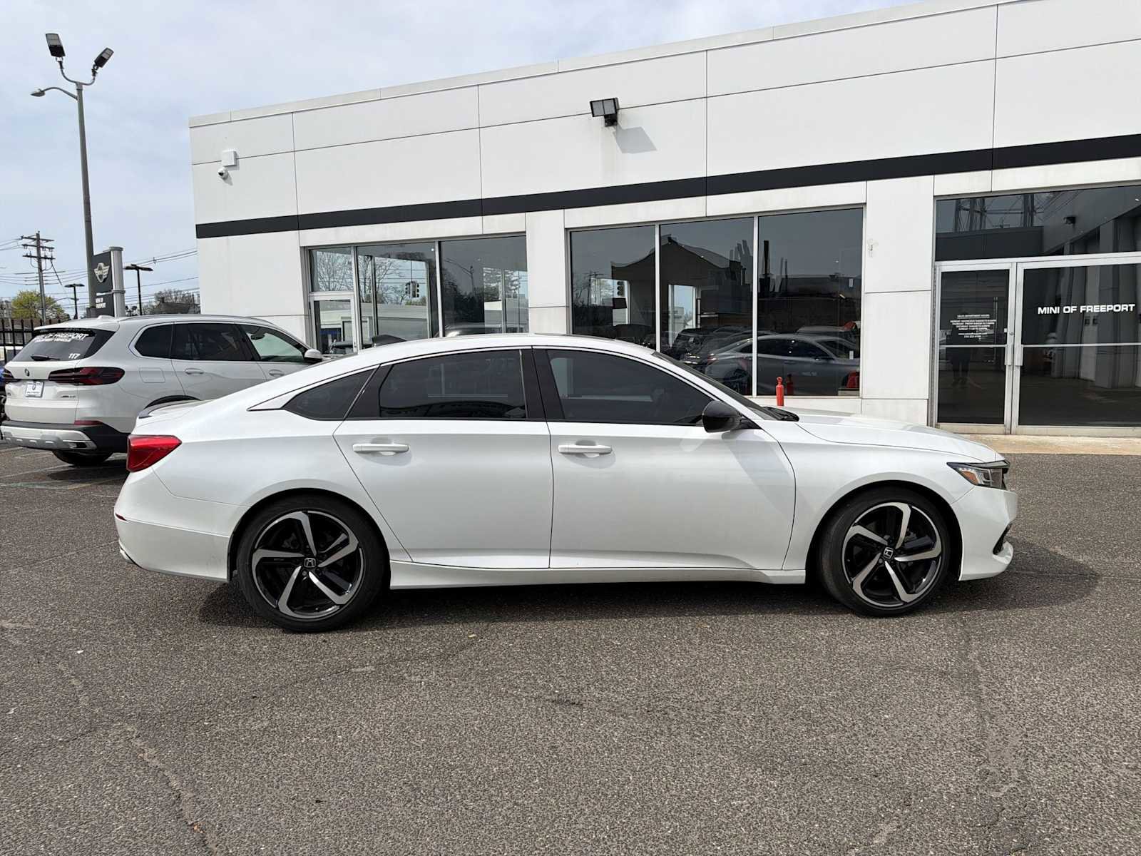 Used 2022 Honda Accord Sport image 6