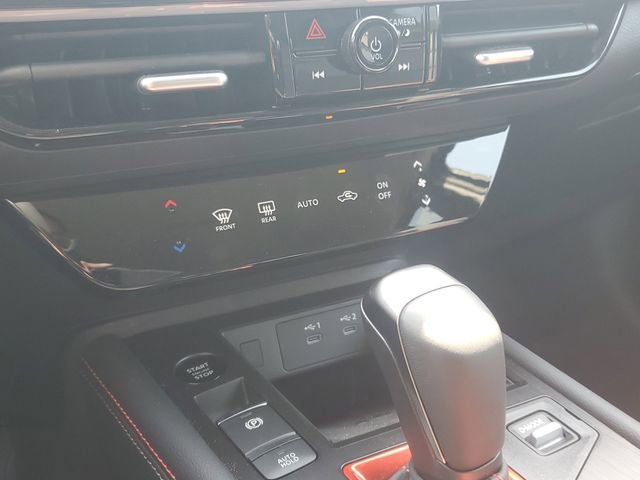 Certified 2025 Nissan Kicks SR FWD image 27