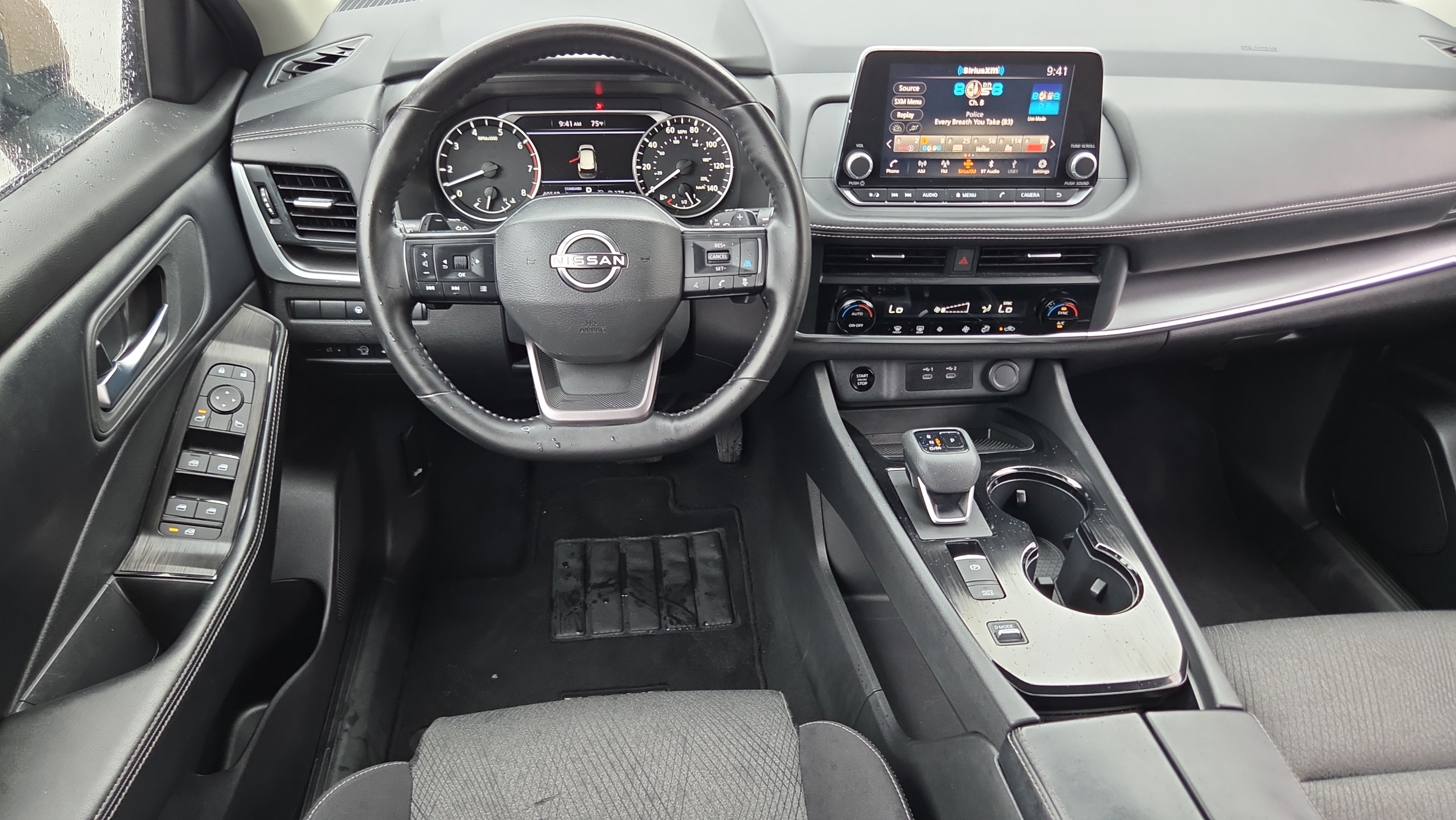 Used 2025 Nissan Rogue SV FWD image 12
