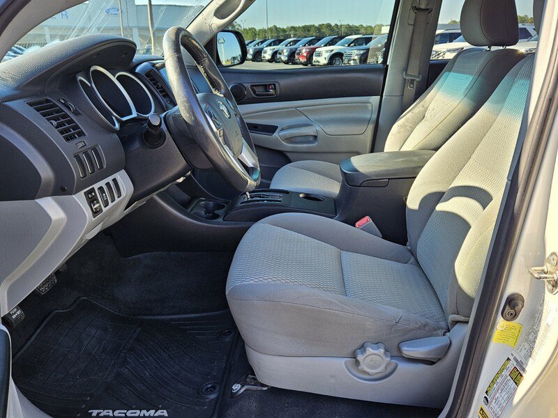 Used 2015 Toyota Tacoma PreRunner image 5