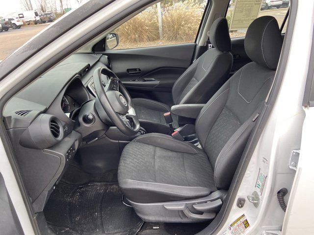 Used 2022 Nissan Kicks S image 33