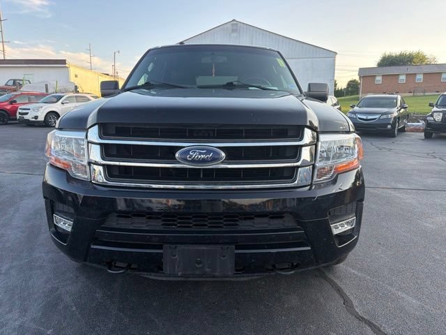 Used 2016 Ford Expedition EL XLT w/ Equipment Group 202A AWD/4WD image 3