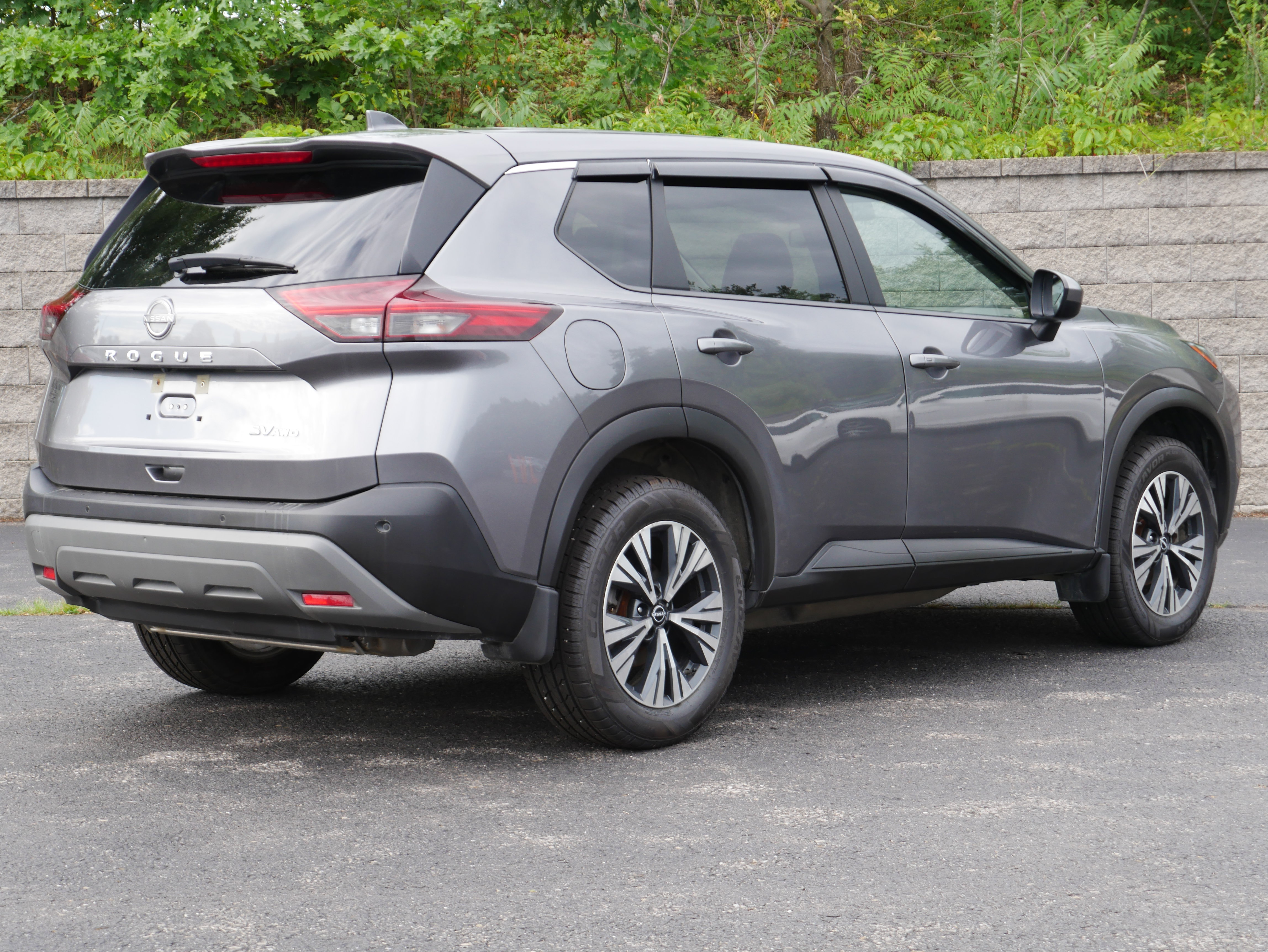 Used 2023 Nissan Rogue SV AWD/4WD image 7