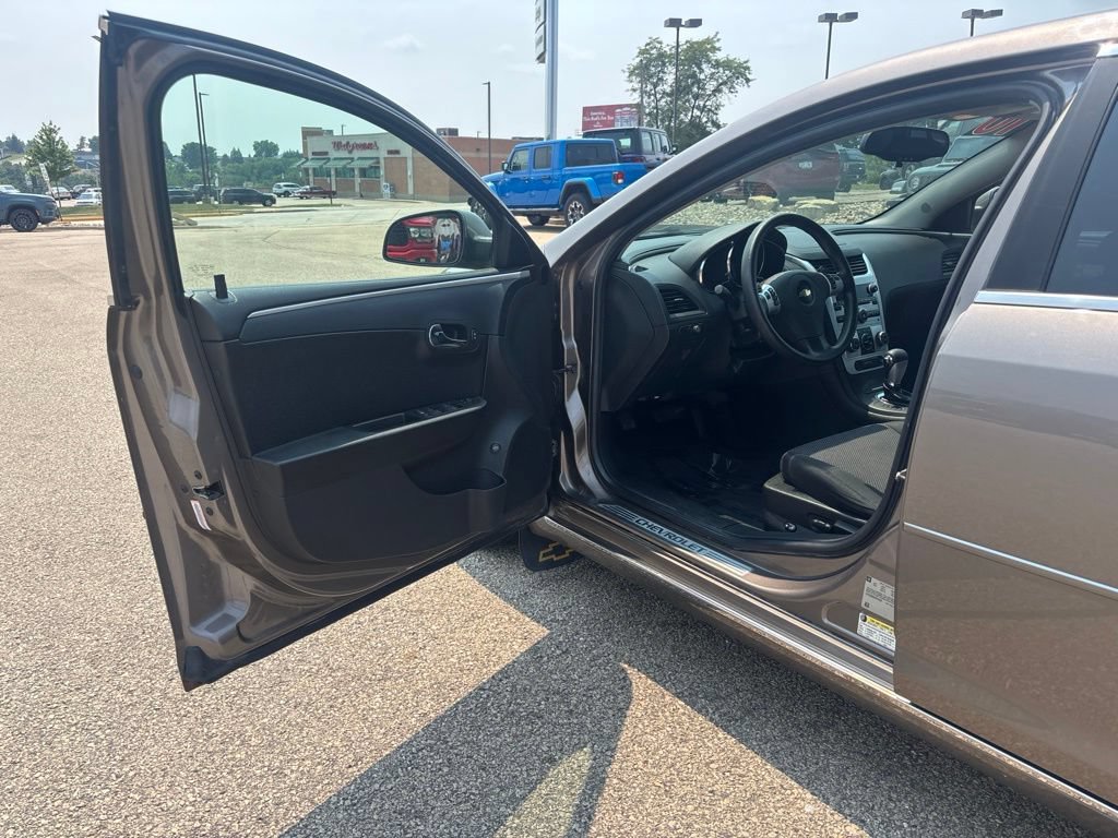Used 2010 Chevrolet Malibu LT w/ Power Convenience Package FWD image 10