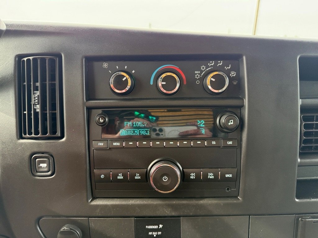 Used 2016 GMC Savana 3500 RWD image 19
