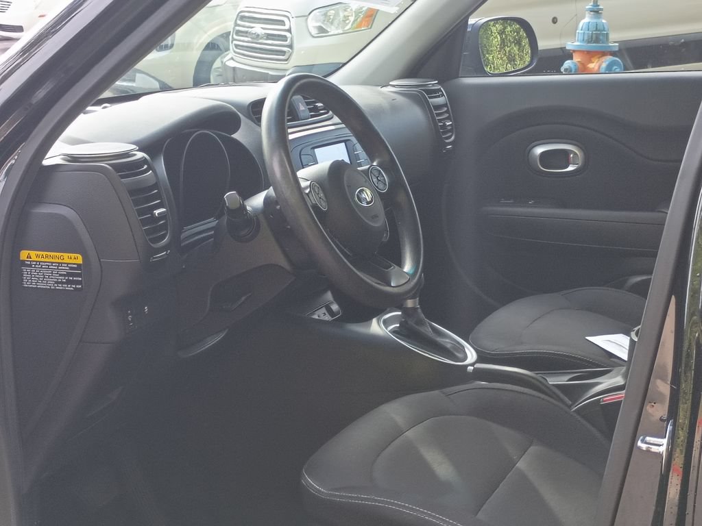 Used 2017 Kia Soul + FWD image 15