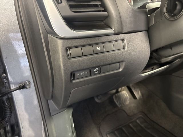 Used 2023 Nissan Rogue SV AWD/4WD image 16