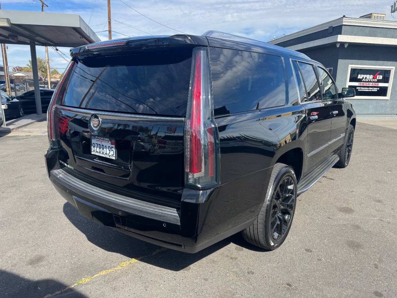 Used 2015 Cadillac Escalade ESV Luxury AWD/4WD image 7