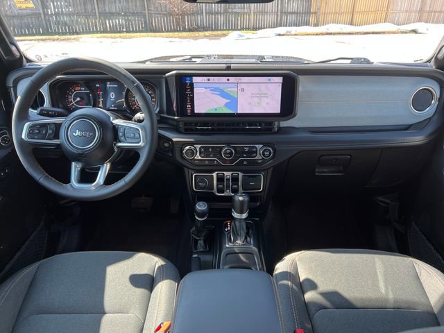 Used 2024 Jeep Wrangler Sahara w/ Technology Group AWD/4WD image 35