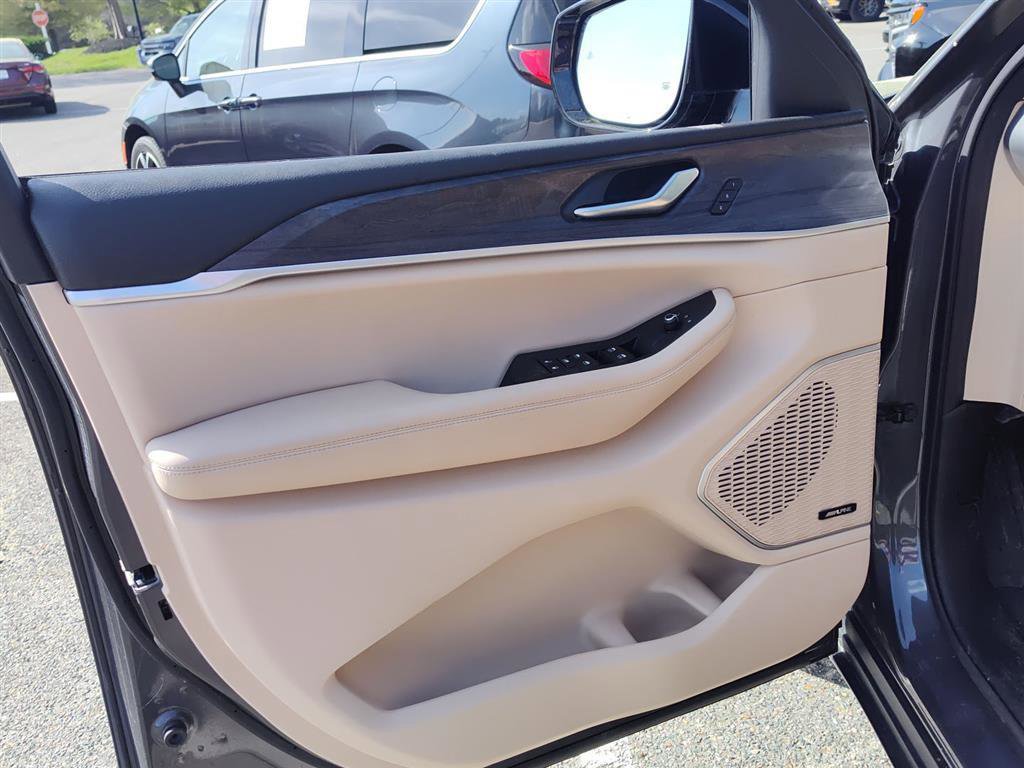 Used 2021 Jeep Grand Cherokee L Limited w/ Trailer Tow Group (B) image 11