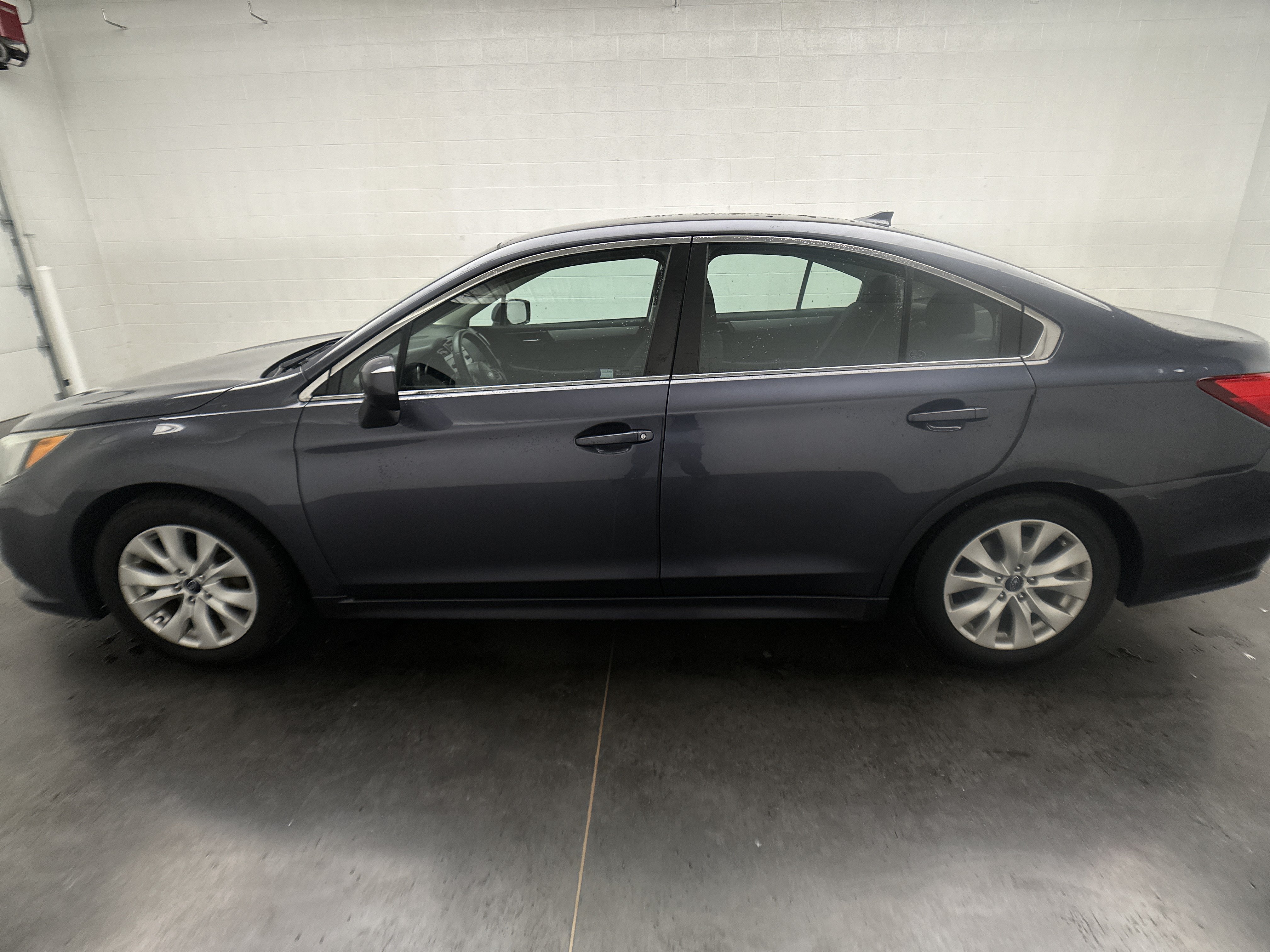 Used 2016 Subaru Legacy 2.5i Premium AWD/4WD image 5