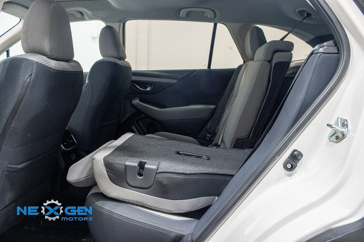 Used 2024 Subaru Outback Premium image 24