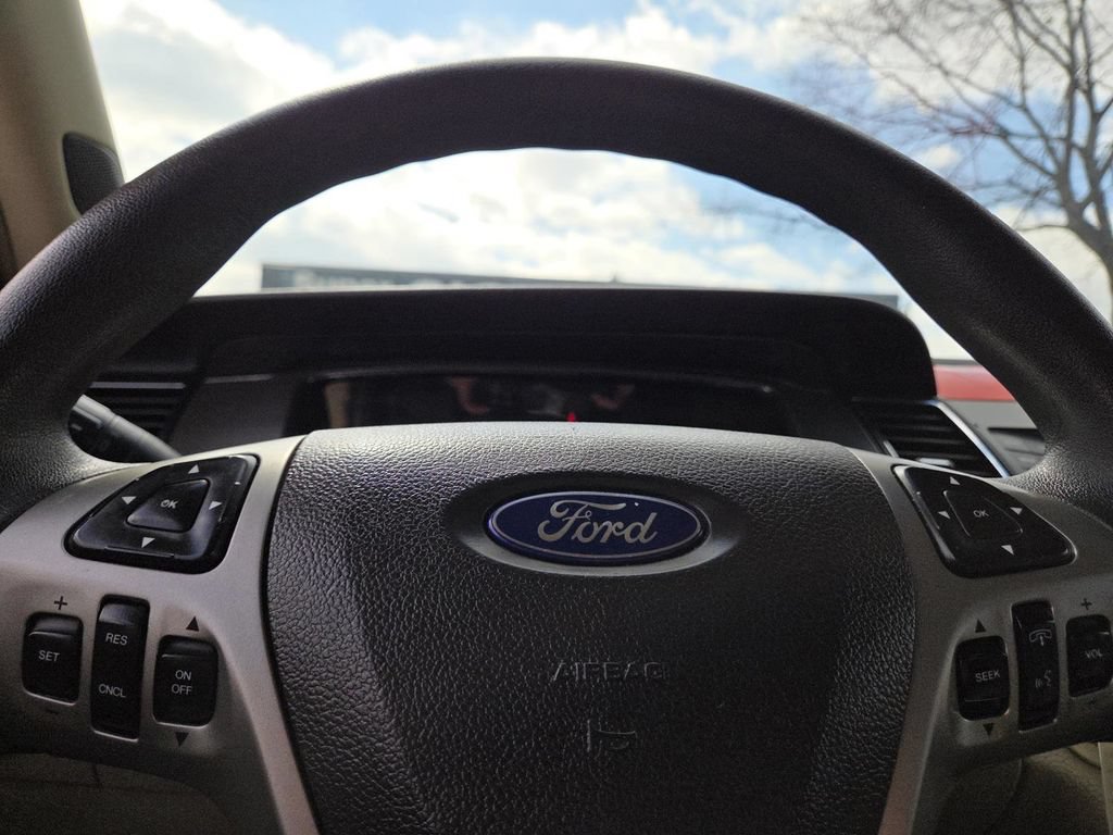 Used 2014 Ford Taurus SE FWD image 20