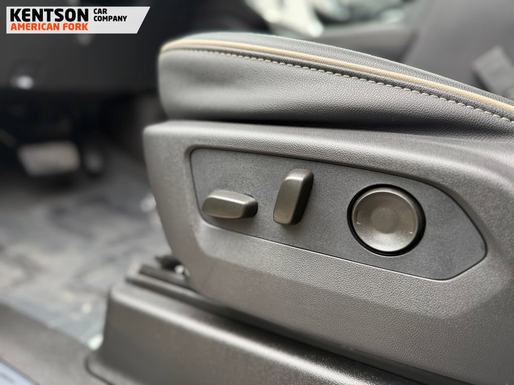 Used 2026 GMC Yukon Elevation image 38