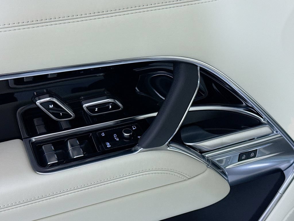 New 2026 Land Rover Range Rover SE AWD/4WD image 23