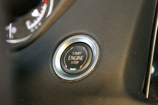 Used 2021 Cadillac XT4 Premium Luxury w/ Sun And Sound Package image 26