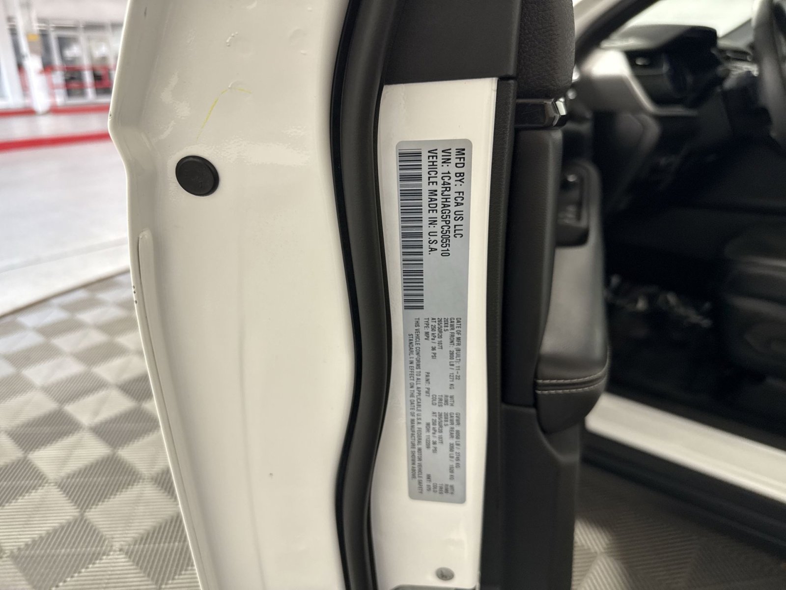 Used 2023 Jeep Grand Cherokee Altitude image 28