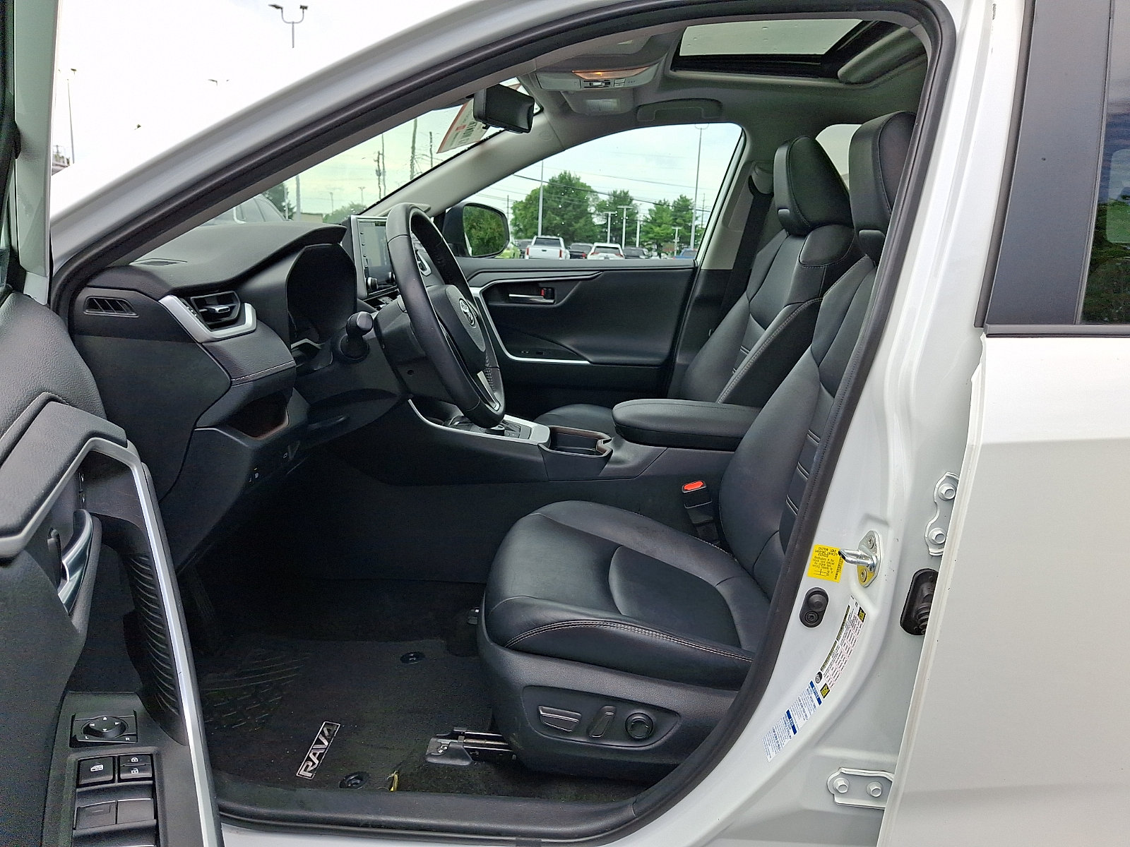 Used 2019 Toyota RAV4 Limited w/ Carpet Mat Package AWD/4WD image 15