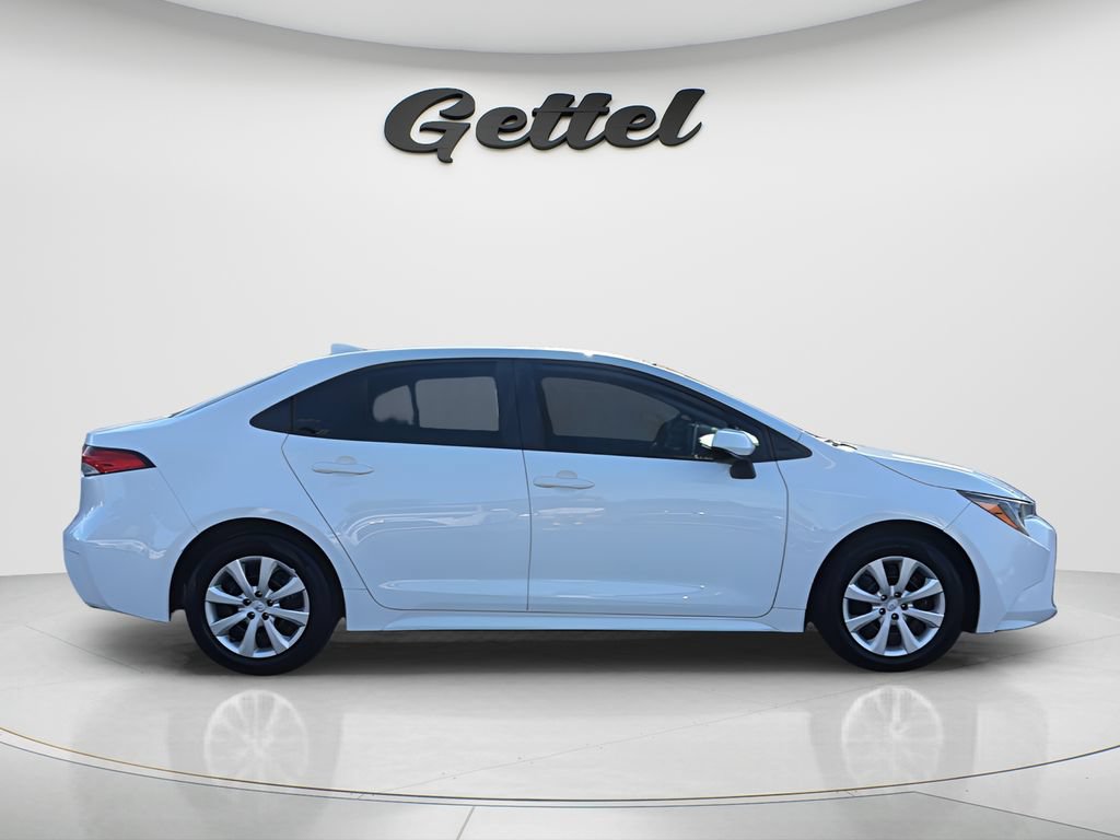 Used 2020 Toyota Corolla LE FWD image 4