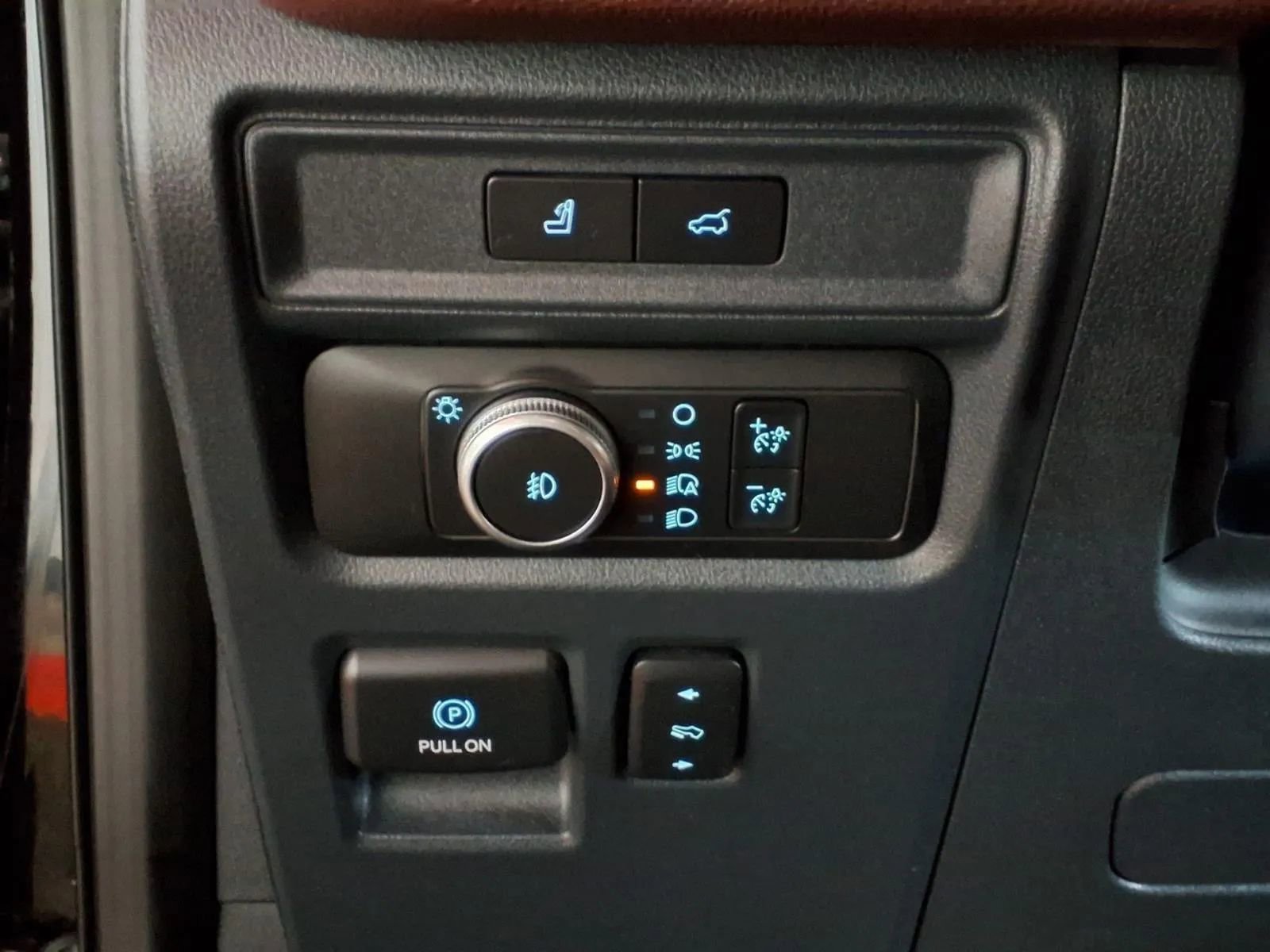 Used 2022 Ford Expedition Limited image 21