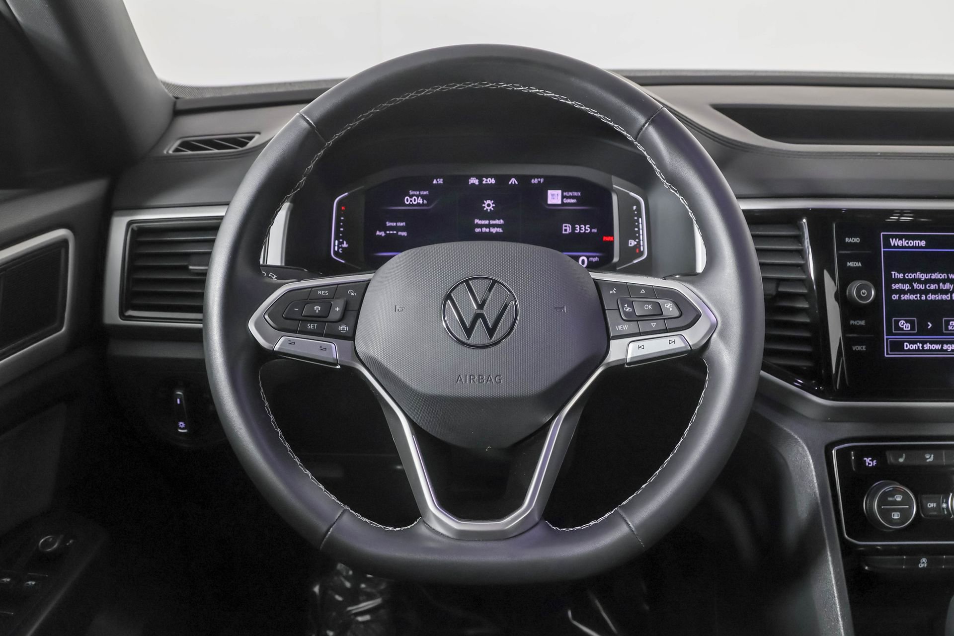 Used 2022 Volkswagen Atlas Cross Sport SE image 25